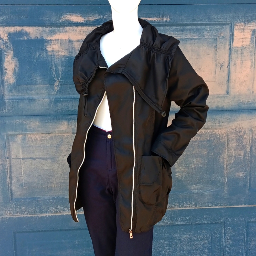 DORMAN Ladies Wide Collar Full Zipp Accented Wind Breaker Jacket